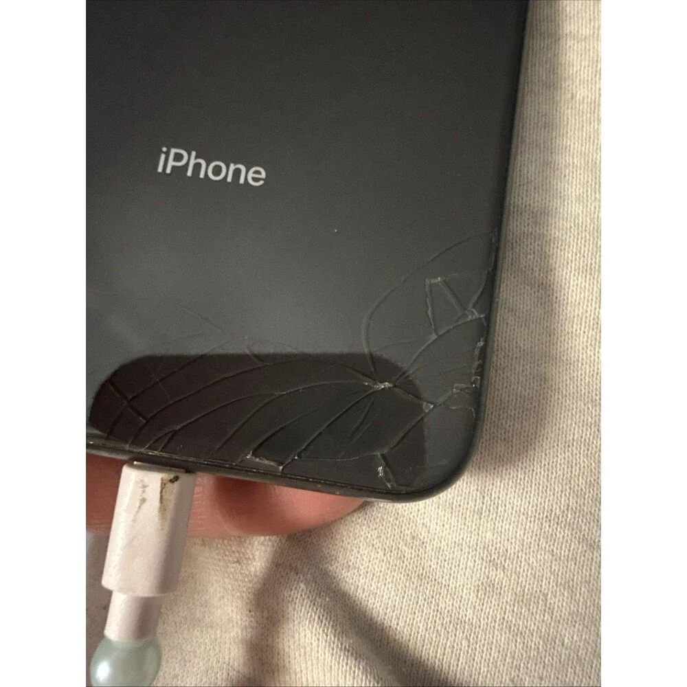 Apple iPhone 8 Plus 64GB WIFI Smartphone. Sprint